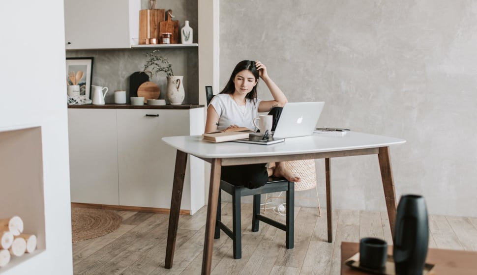 Build a Six-Figure Online Business Selling Online Courses